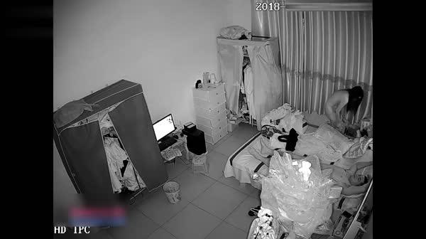 黑客盗录白领夫妻卧室打炮少妇如饥似渴